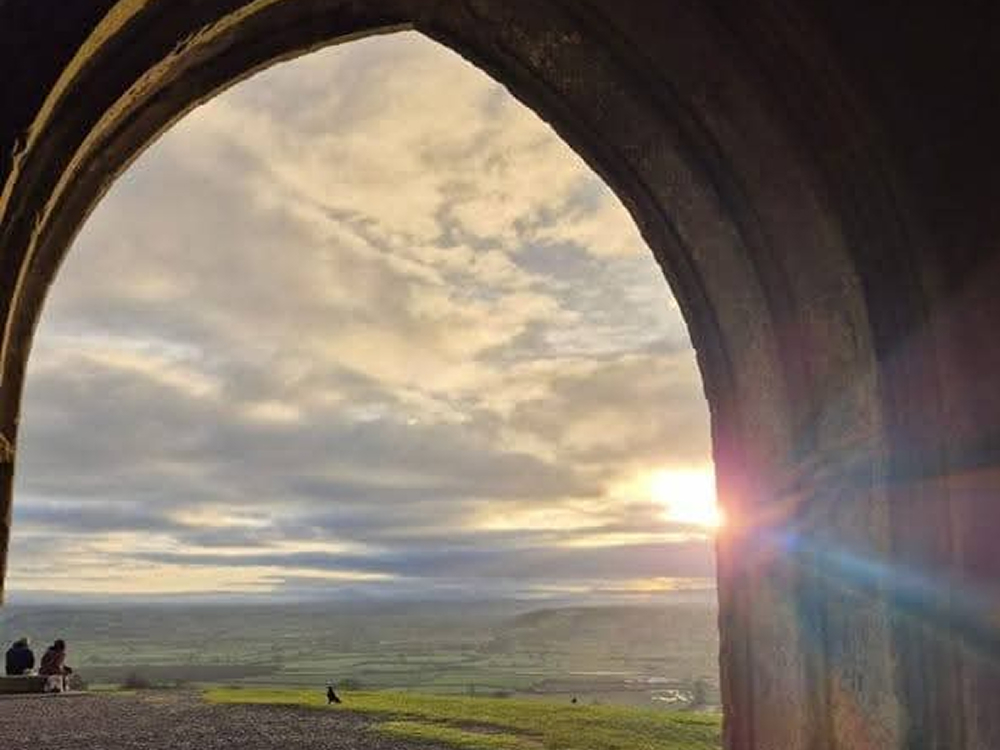 Avalon_carousell-4 1